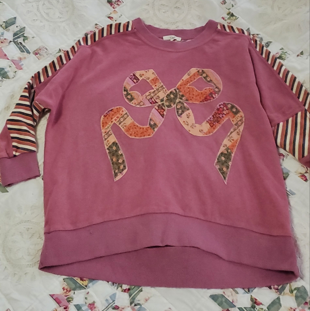 Easel Patchwork Bow 3/4th Sleeve Top - Picture 3 of 10